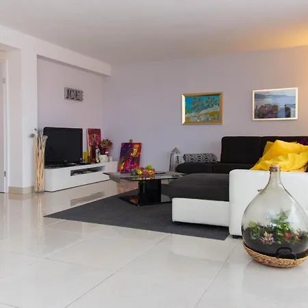 Joe Διαμέρισμα