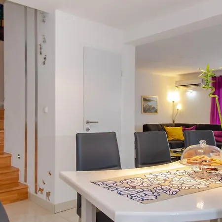 Joe Διαμέρισμα